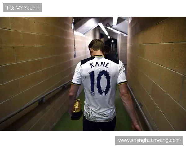 德甲第10轮最佳后卫表现惊艳12场打入6球多基终结拜仁纪录